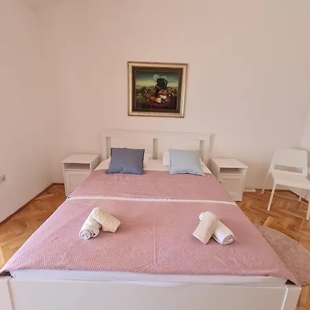 Apartments Apartmani Pintar Apartman *